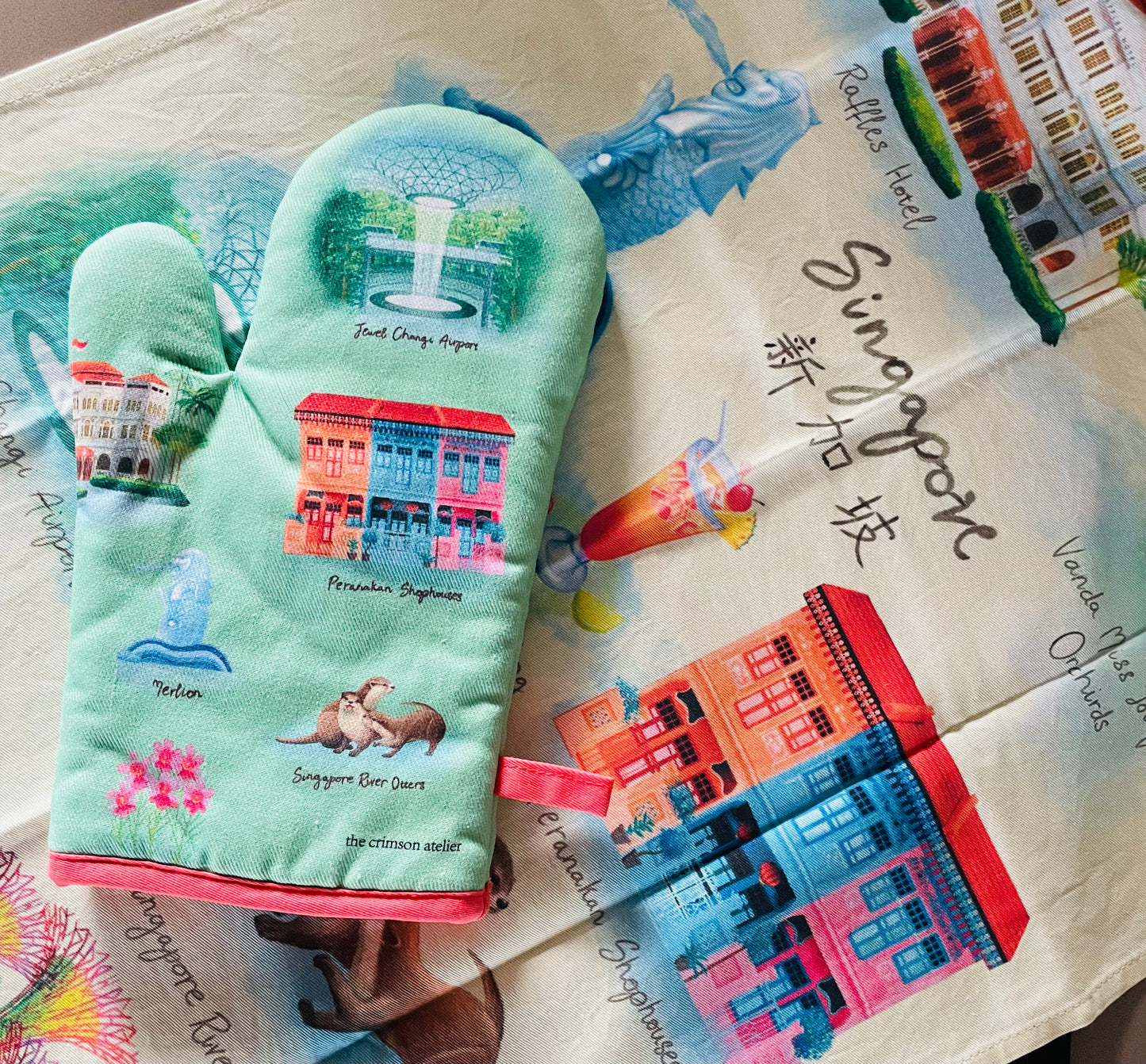 Singapore Icons Oven Mitt and Tea Towel
